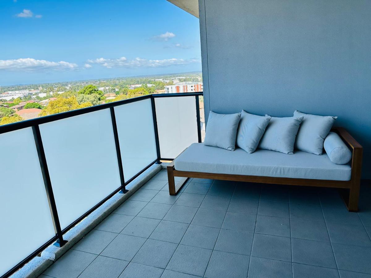 Modern 2 Bedroom & 2 Bathroom Apartment With Stunning Sydney Cbd & Skyline Views! Liverpool Exterior photo